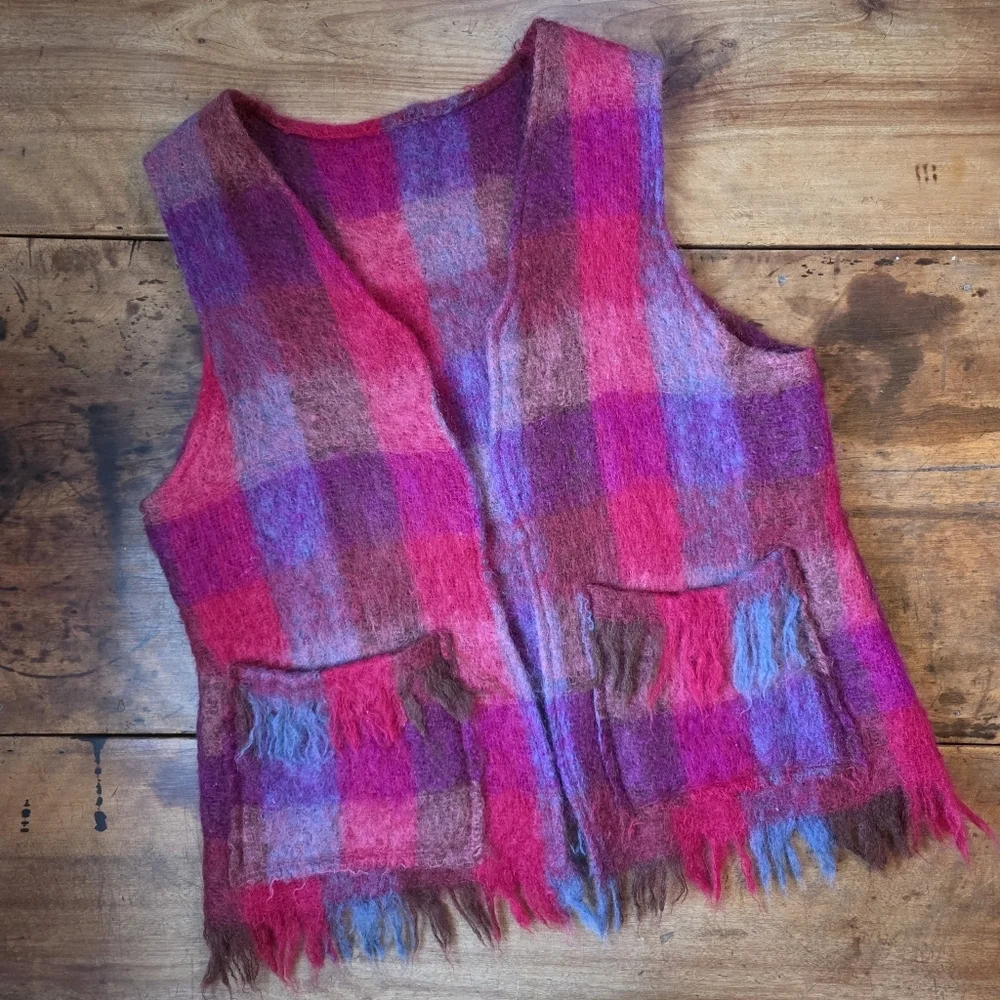 Hudson’s Bay Company Made in Scotland Mohair/Wool Blend Vest – Size L – Purple - Picture 1 of 6